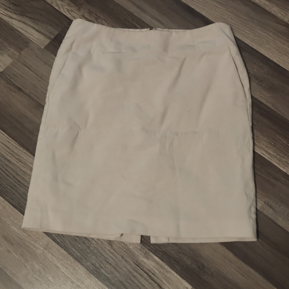 Banana Republic Khaki Stretch Lined Pencil Skirt. Size 4P Vintage Has Pockets